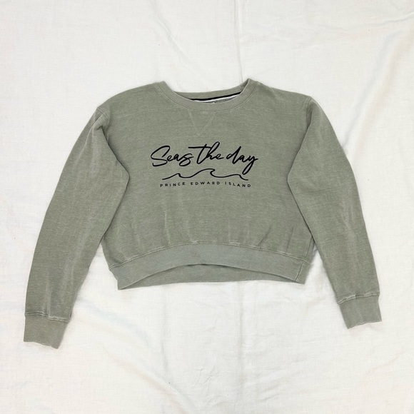 U.S. Vintage “Seas The Day” Prince Edward Island Cropped Crewneck Sweatshirt - Picture 2 of 8